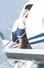 GWEN STEFANI Boarding at Private Plane in Los Angeles 09/04/2016