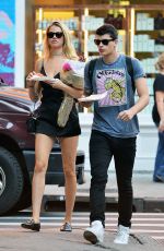 HAILEY CLAUSON Eating Pizza Out in New York 09/23/2016