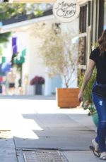 JENNIFER GARNER at a Nail Salon in Los Angeles 09/26/2016