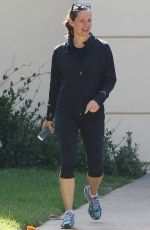 JENNIFER GARNER Leaves an Office in Brentwood 09/05/2016