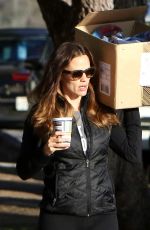 JENNIFER GARNER Out and About in Brentwood 09/15/2016