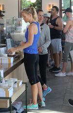 JENNIFER GARNER Out and About in Los Angeles 09/17/2016
