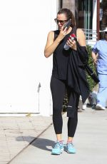 JENNIFER GARNER Out and About in Los Angeles 09/23/2016
