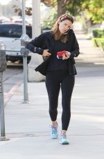 JENNIFER GARNER Out and About in Los Angeles 09/23/2016