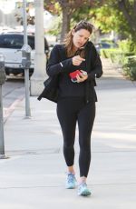 JENNIFER GARNER Out and About in Los Angeles 09/23/2016