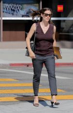 JENNIFER GARNER  Out and About in Santa Monica 09/08/2016