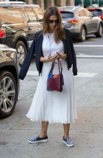 JESSICA ALBA Arrives at Bubby