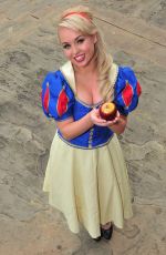 JORGIE PORTER at Snow White Panto photocall 06/09/2016
