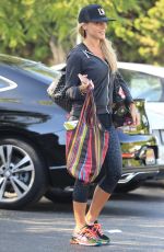 JULIE BENZ Shopping at Bristol Farms in Beverly Hills 09/08/2016
