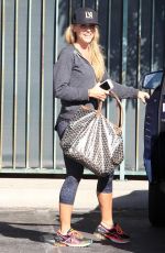 JULIE BENZ Shopping at Bristol Farms in Beverly Hills 09/08/2016