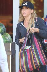 JULIE BENZ Shopping at Bristol Farms in Beverly Hills 09/08/2016