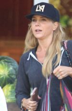JULIE BENZ Shopping at Bristol Farms in Beverly Hills 09/08/2016