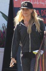 JULIE BENZ Shopping at Bristol Farms in Beverly Hills 09/08/2016