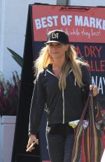 JULIE BENZ Shopping at Bristol Farms in Beverly Hills 09/08/2016