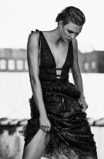 KARLIE KLOSS for Vogue magazine, Mexico October 2016