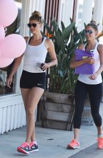 KELLY ROHRBACH Shopping at the Brentwood Country Mart in Los Angeles 09/24/2016