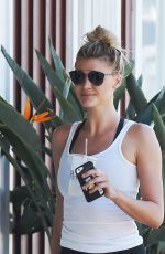 KELLY ROHRBACH Shopping at the Brentwood Country Mart in Los Angeles 09/24/2016
