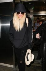 KHLOE KARDASHIAN Arrives at JFK Airport in New York 09/21/2016