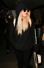 KHLOE KARDASHIAN Arrives at JFK Airport in New York 09/21/2016