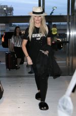 KHLOE KARDASHIAN at JFK Airport in New York 09/21/2016