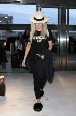KHLOE KARDASHIAN at JFK Airport in New York 09/21/2016