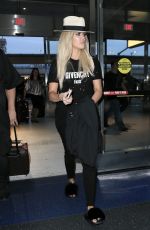 KHLOE KARDASHIAN at JFK Airport in New York 09/21/2016