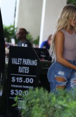 KHLOE KARDASHIAN Out for Lunch in Miami 09/17/2016