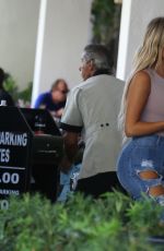 KHLOE KARDASHIAN Out for Lunch in Miami 09/17/2016