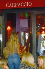 KHLOE KARDASHIAN Out for Lunch in Miami 09/17/2016