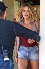 KHLOE KARDASHIAN Out Shopping in Miami 09/14/2016