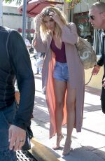 KHLOE KARDASHIAN Out Shopping in Miami 09/14/2016