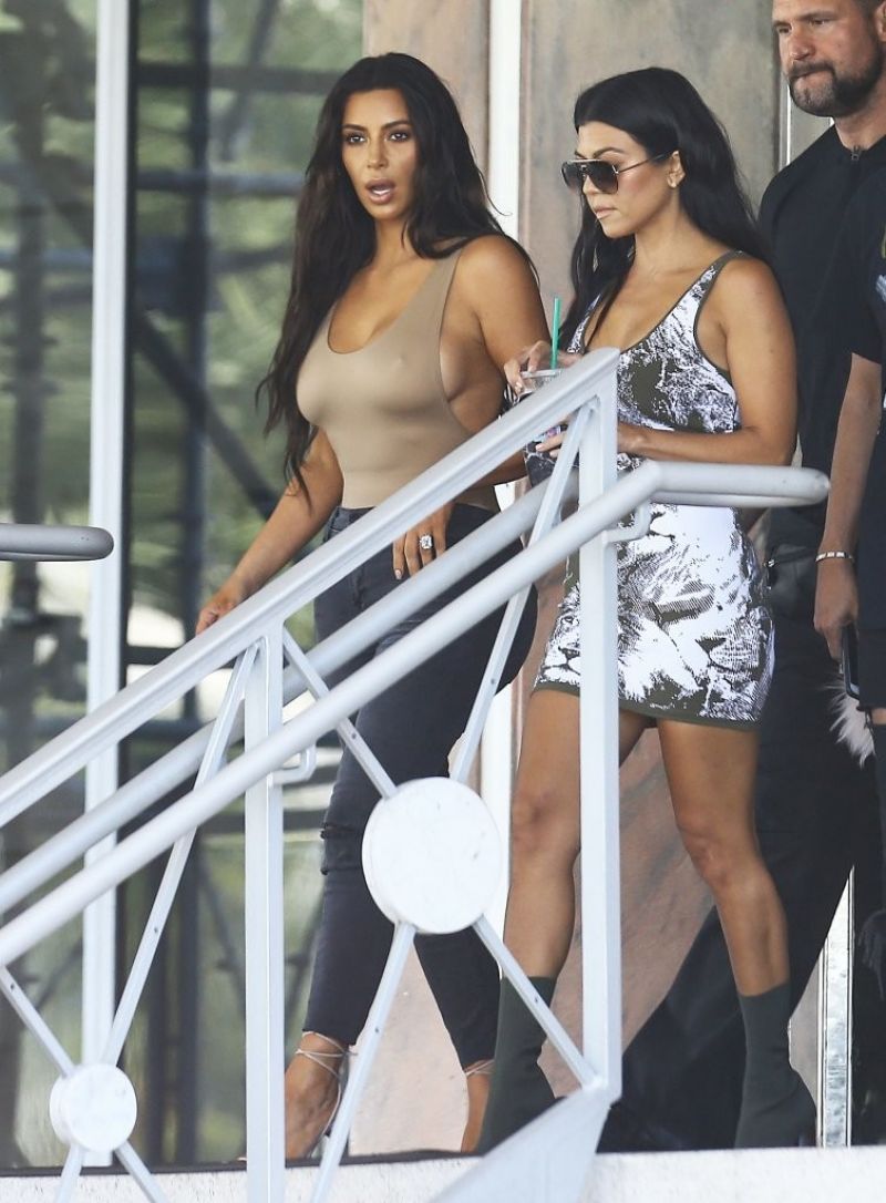 KIM and KOURTNEY KARDASHIAN Out and About in Miami 09/16/2016 KIM and KOURTNEY KARDASHIAN Out and About in Miami 09/16/2016