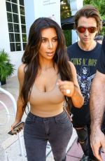 KIM and KOURTNEY KARDASHIAN Out and About in Miami 09/16/2016