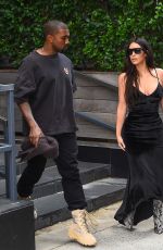 KIM KARDASHIAN Deparding to Tampa from New York 09/14/2016