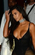 KIM KARDASHIAN Leaves Her Hotel in Miami 09/17/2016