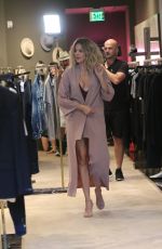 KOURTNEY and KHLOE KARDASHIAN Shoppig in Bal Harbour in Miami 09/14/2016