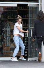 KRISTEN STEWART Out for Breakfast in Los Angeles 09/22/2016