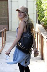 LINDSAY ANRNOLD Arrives at DWTS Rehersal in Los Angeles 09/25/2016