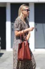 MARIA SHARAPOVA Out and About in Los Angeles 09/03/2016