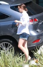 NATALIE PORTMAN Out and About in Los Angeles 09/21/2016