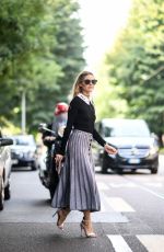 OLIVIA PALERMO Out and About in Milan 09/23/2016