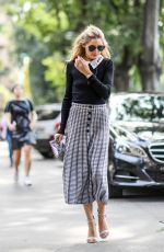 OLIVIA PALERMO Out and About in Milan 09/23/2016