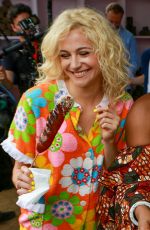 PIXIE LOTT on the Set of 