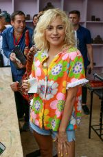 PIXIE LOTT on the Set of 