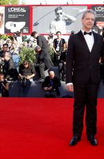 Pregnant NATALIE PORTMAN at 