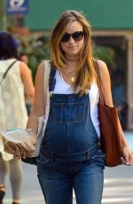 Pregnant OLIVIA WILDE Out and About in New York 09/23/2016
