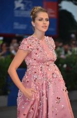 Pregnant TERESA PALMER at 