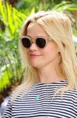 REESE WIHERSPOON Out in Los Angeles 09/06//2016
