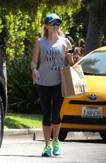 REESE WITHERSPOON Leaves Kreation Cafe in Brentwood 09/05/2016