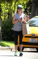 REESE WITHERSPOON Leaves Kreation Cafe in Brentwood 09/05/2016